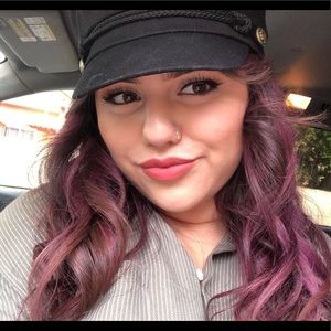 Meet your Posher, Idalis